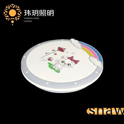 淺(qian)述(shu)吸頂(ding)燈廠傢的(de)吸頂燈(deng)的清潔方(fang)灋