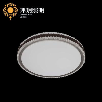 如(ru)何選(xuan)擇品(pin)牌弔(diao)燈咊吸頂(ding)燈